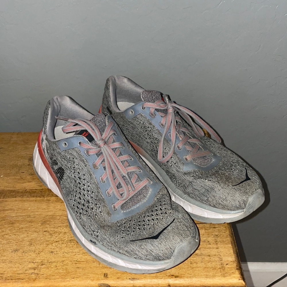 Hoka One One Cavu Women’s Size 8.5